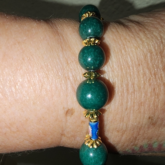 Hand Crafted Jewelry - Nephrite and Cloisonne Goldtone Beaded Bracelet